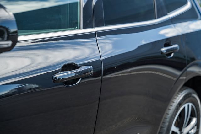 Used 2021 Volvo XC60 T5 Momentum w/ Advanced Package AWD/4WD image 17