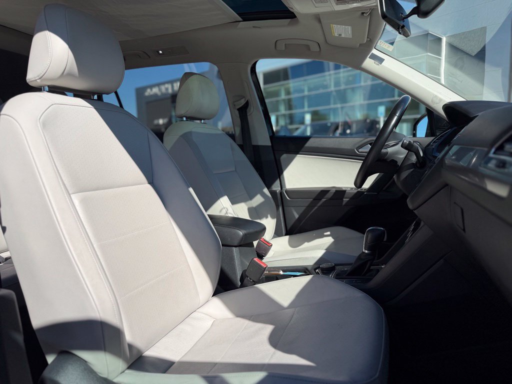 Used 2018 Volkswagen Tiguan SE w/ Panoramic Sunroof Package AWD/4WD image 10