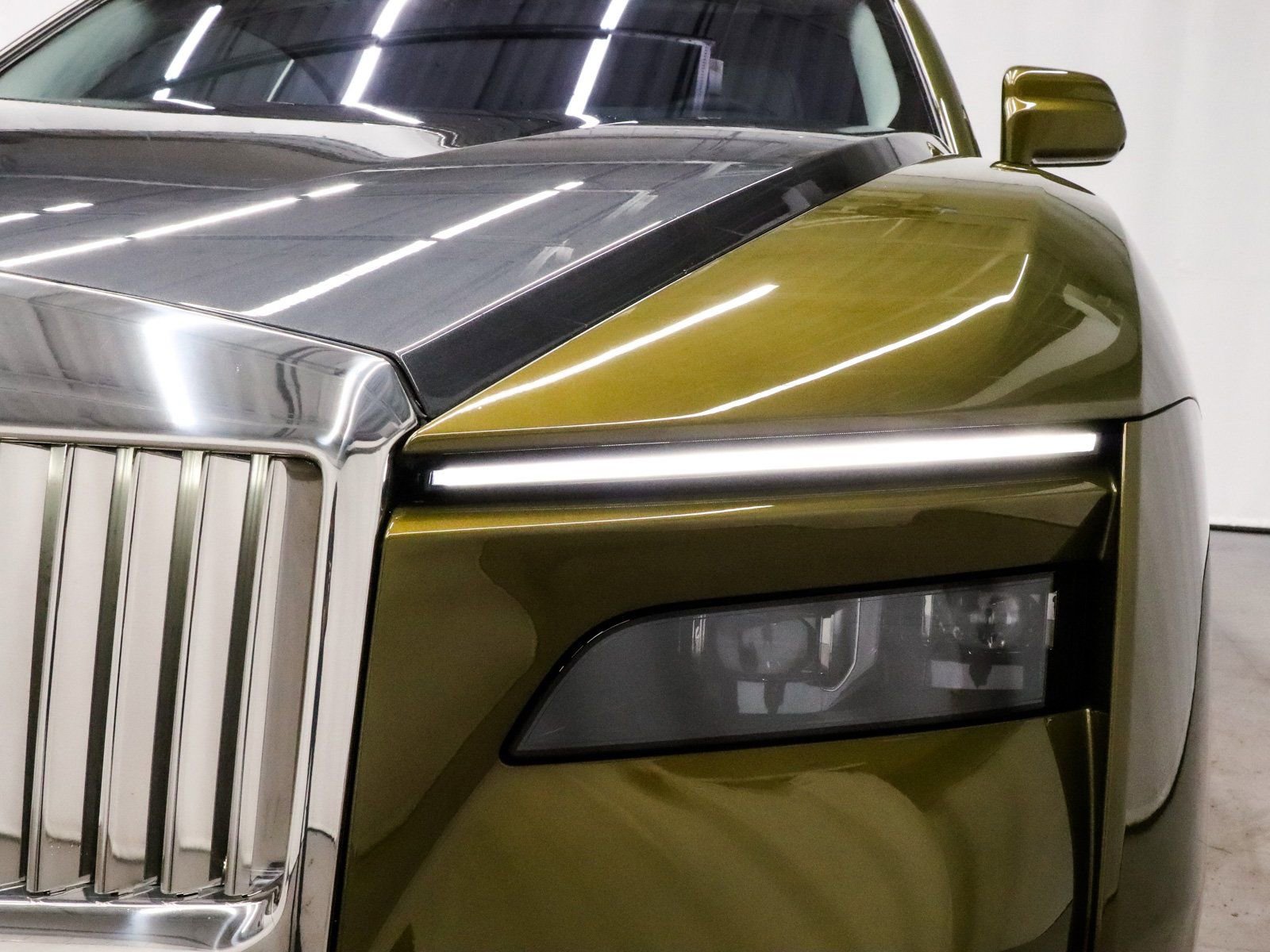 Used 2024 Rolls-Royce Spectre w/ Spectre Launch Package image 70