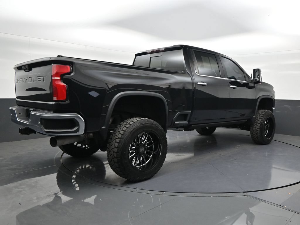 Used 2024 Chevrolet Silverado 2500 LTZ w/ LTZ Plus Package AWD/4WD image 5