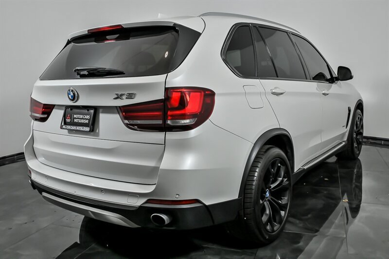 Used 2017 BMW X5 xDrive35i w/ Premium Package AWD/4WD image 10
