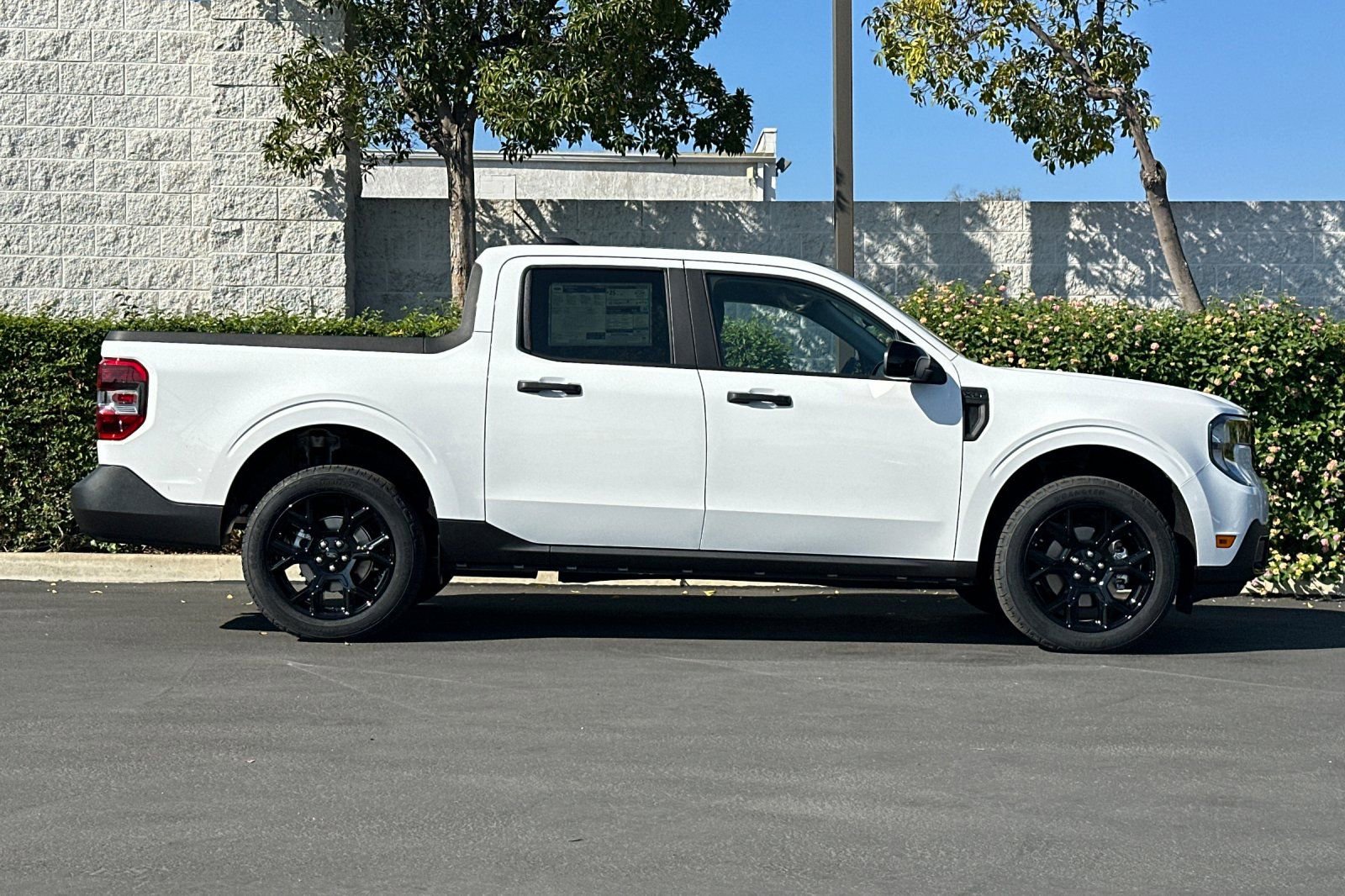 New 2025 Ford Maverick XLT w/ Black Appearance Package video 3