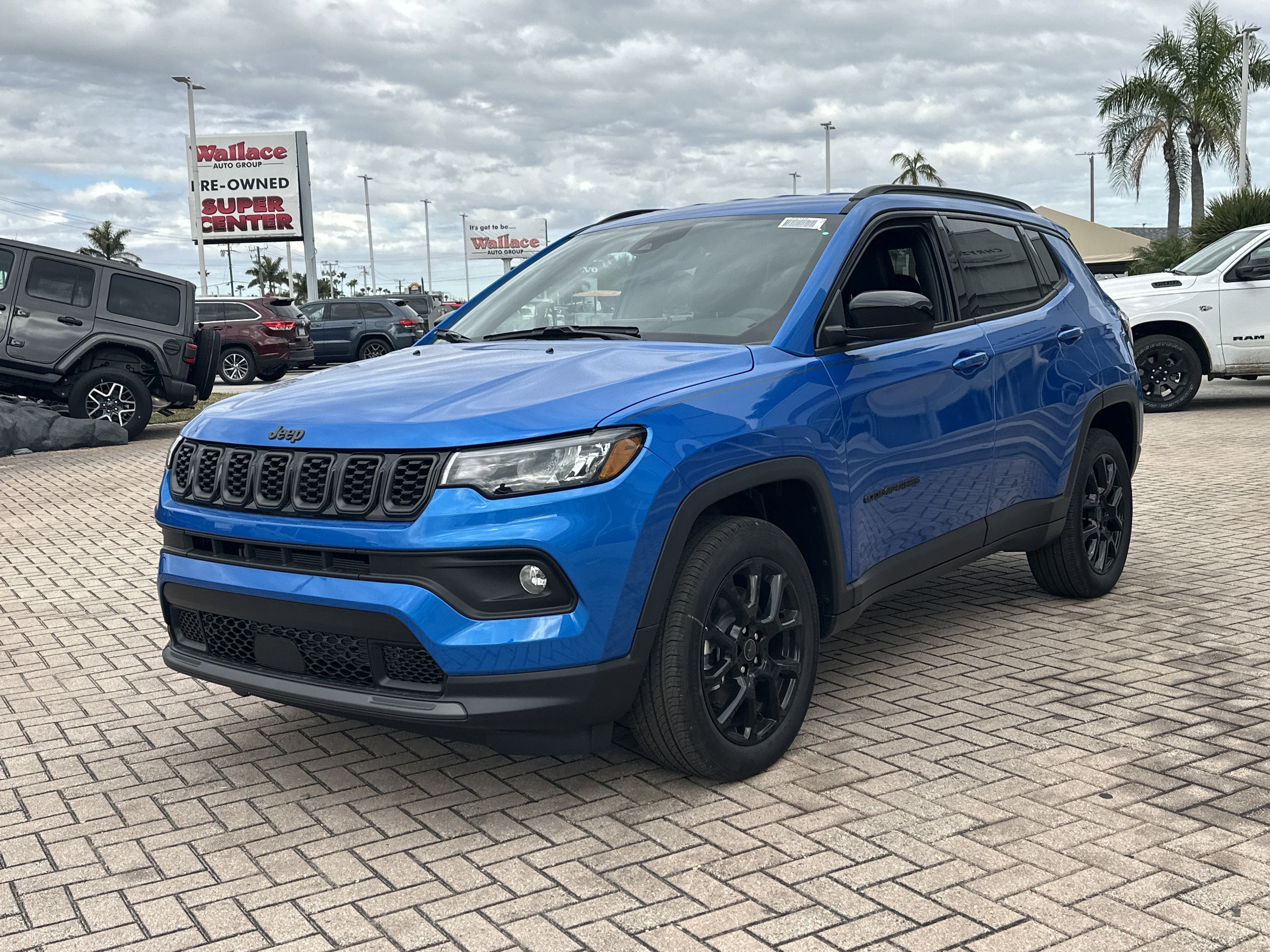 New 2026 Jeep Compass Latitude image 2
