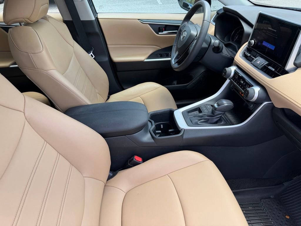 Used 2023 Toyota RAV4 XLE Premium FWD image 17