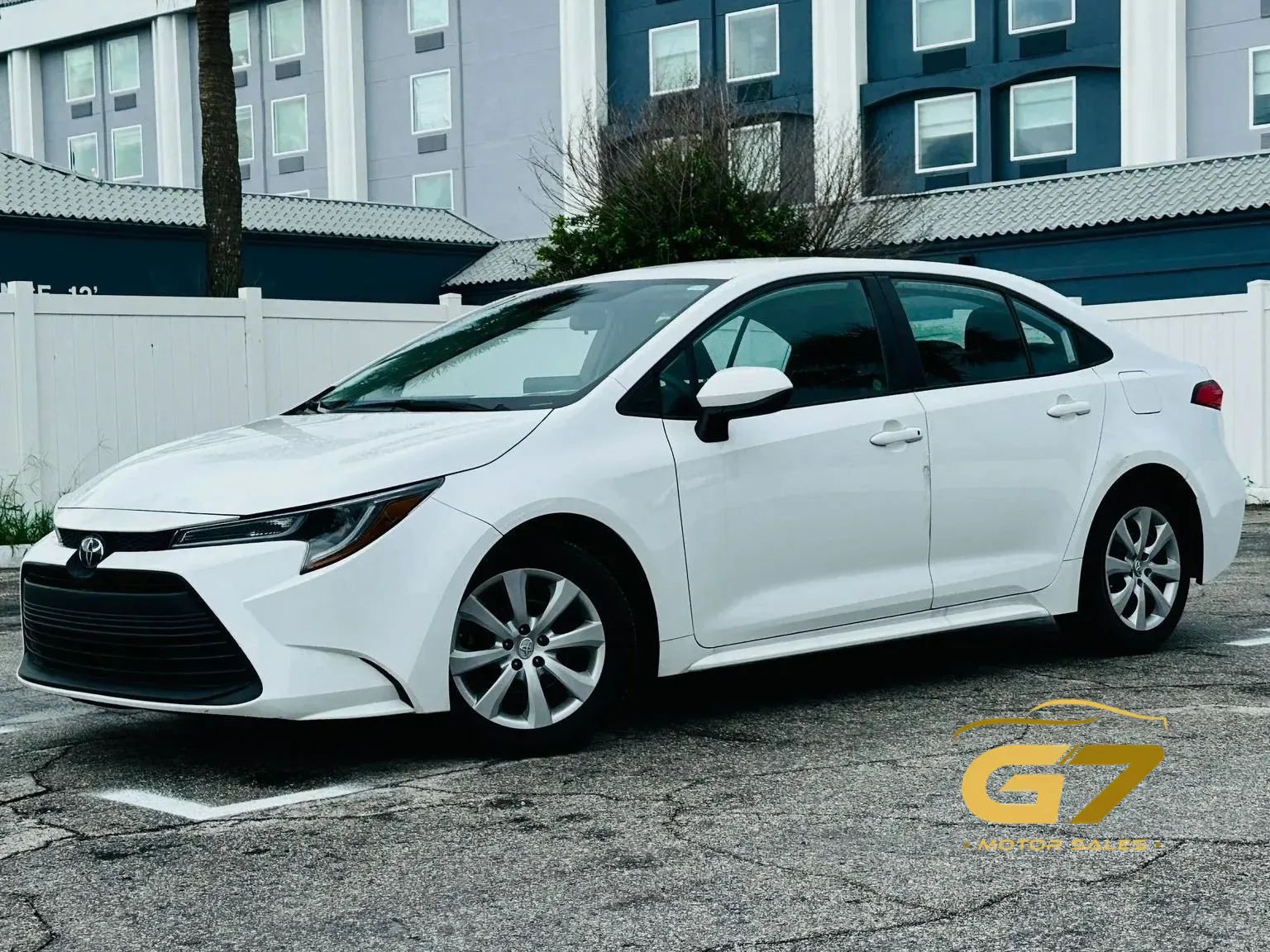 Used 2023 Toyota Corolla LE FWD image 1