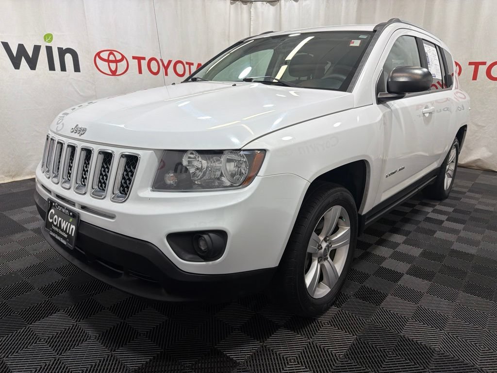 Used 2016 Jeep Compass Sport w/ Power Value Group FWD image 3