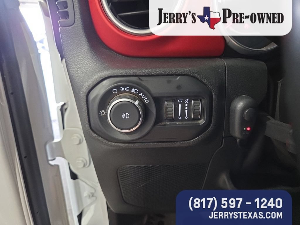 Used 2018 Jeep Wrangler Rubicon AWD/4WD image 13