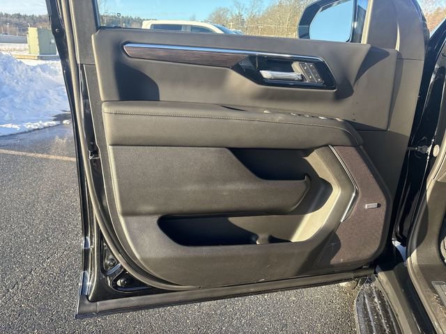 New 2026 Chevrolet Suburban Premier image 23