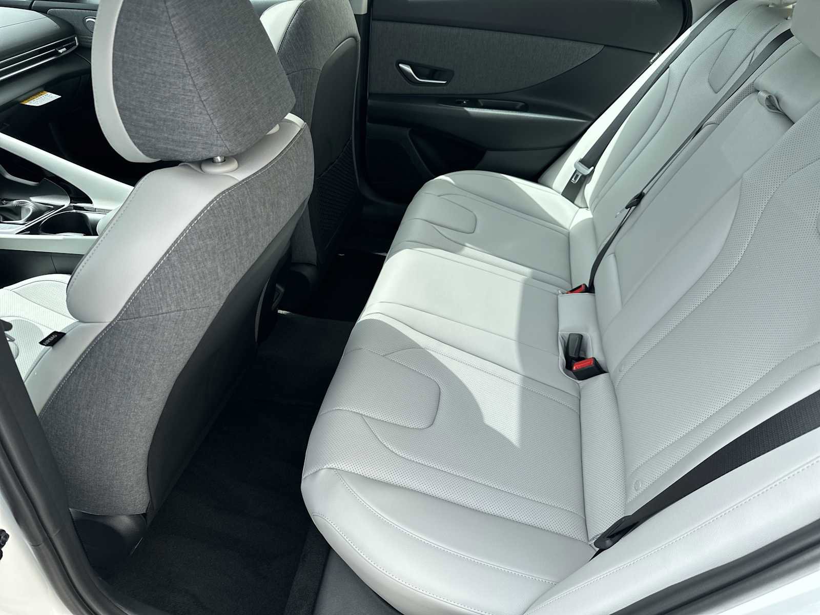 New 2026 Hyundai Elantra Limited FWD image 23