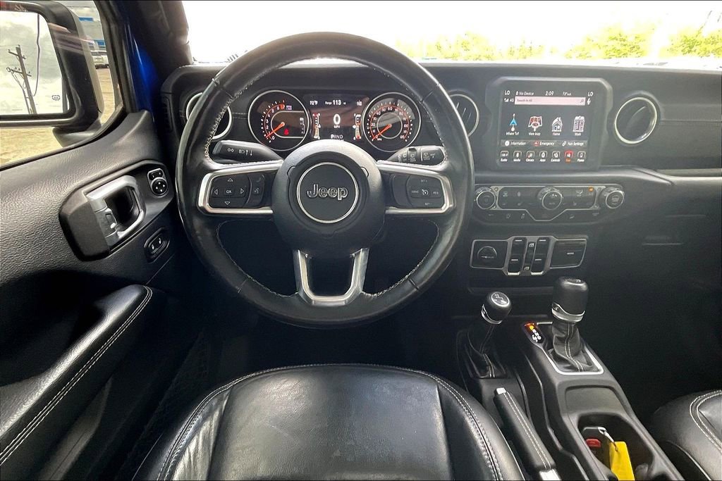 Used 2018 Jeep Wrangler Unlimited Sahara AWD/4WD image 5