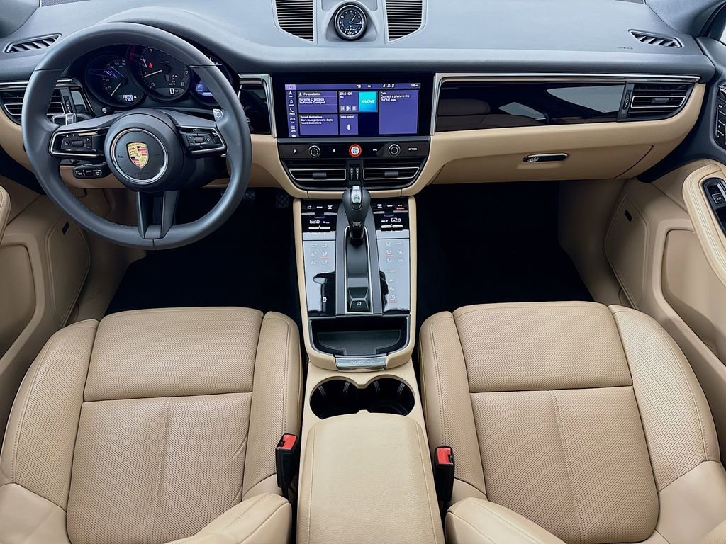 Certified 2025 Porsche Macan image 28