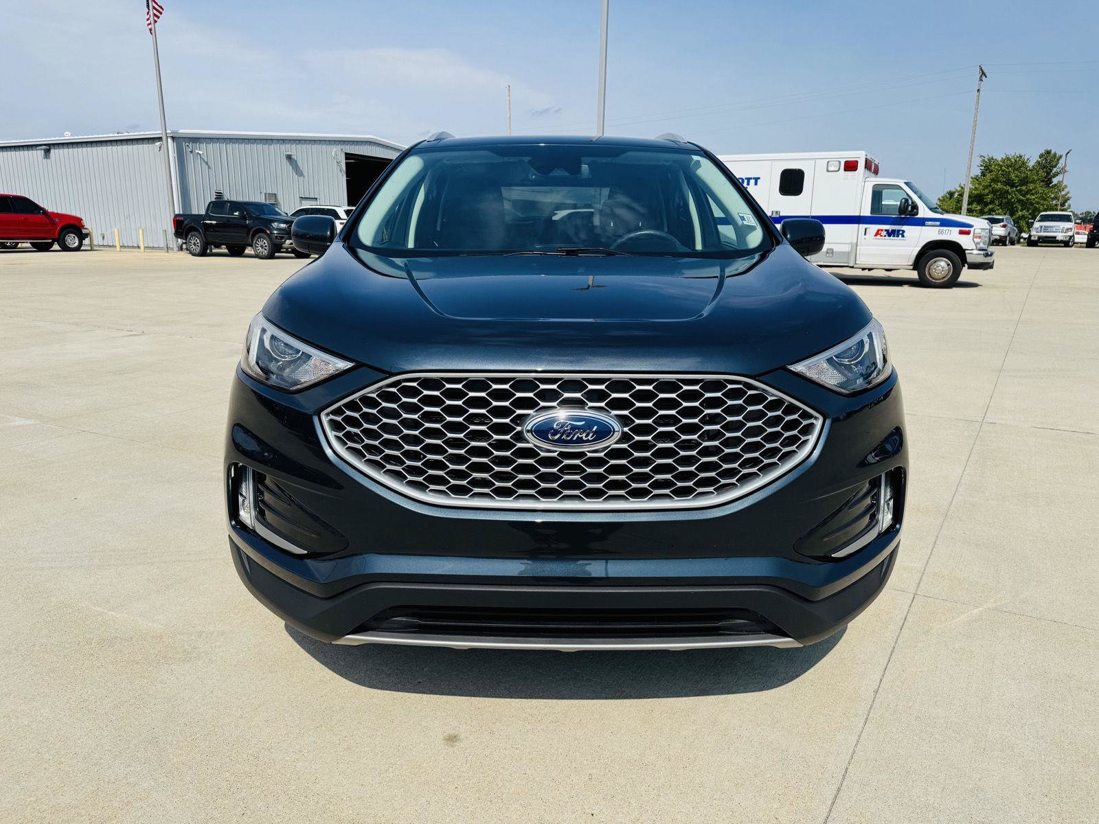 Used 2024 Ford Edge SEL w/ Convenience Package AWD/4WD image 32