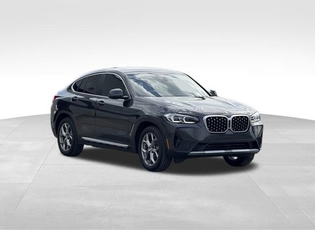 Certified 2025 BMW X4 xDrive30i w/ Premium Package image 11