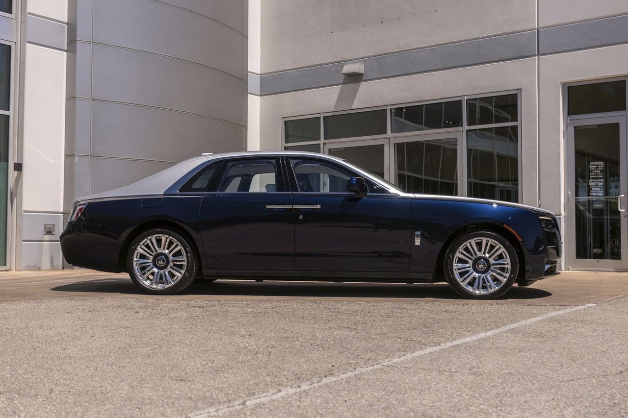 New 2025 Rolls-Royce Ghost image 6