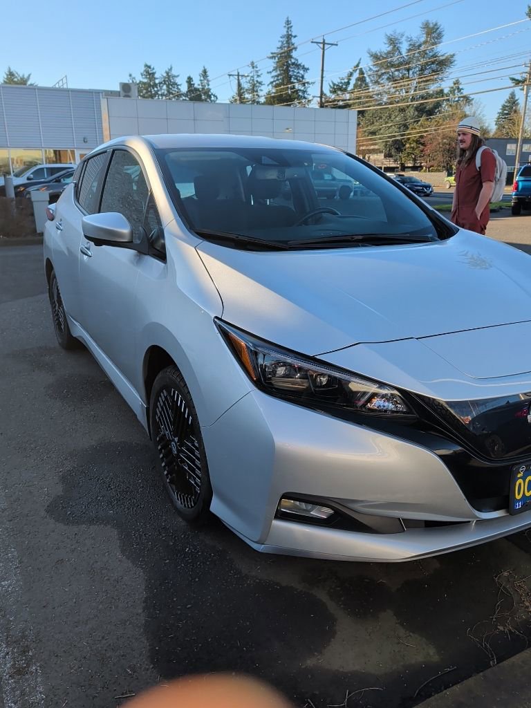 Used 2023 Nissan Leaf SV Plus image 3