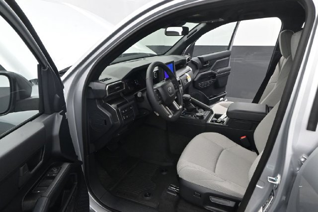 New 2026 Toyota 4Runner SR5 AWD/4WD image 4