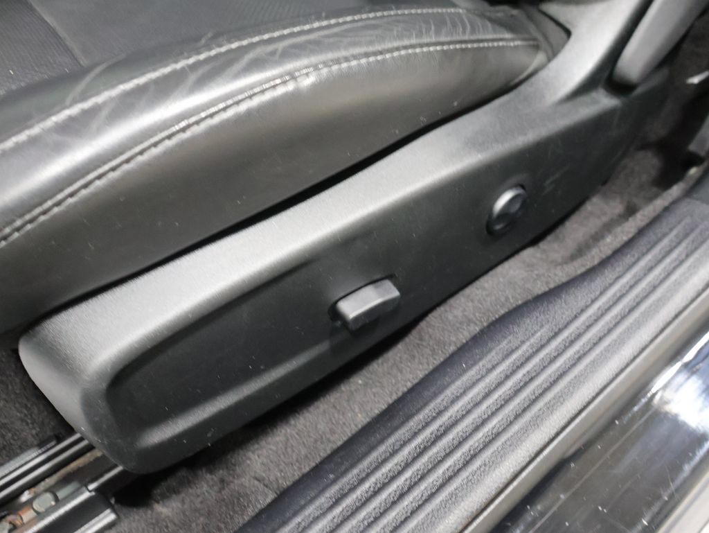 Used 2018 Dodge Challenger GT AWD/4WD image 12