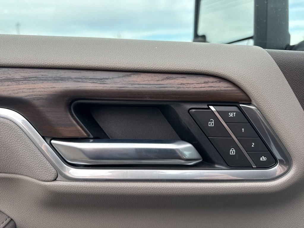 Used 2025 GMC Sierra 2500 SLT w/ LPO, GMC Protection Package image 11