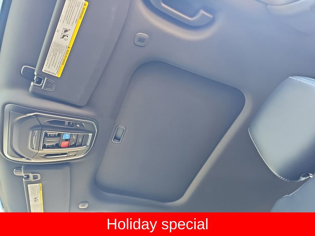 New 2025 Jeep Grand Cherokee Altitude image 30