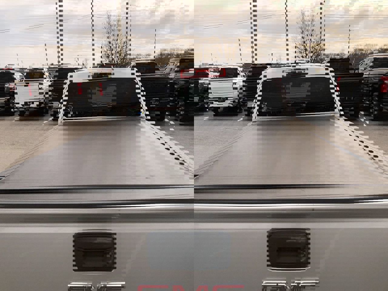 Used 2015 GMC Canyon SLE w/ SLE Convenience Package image 9