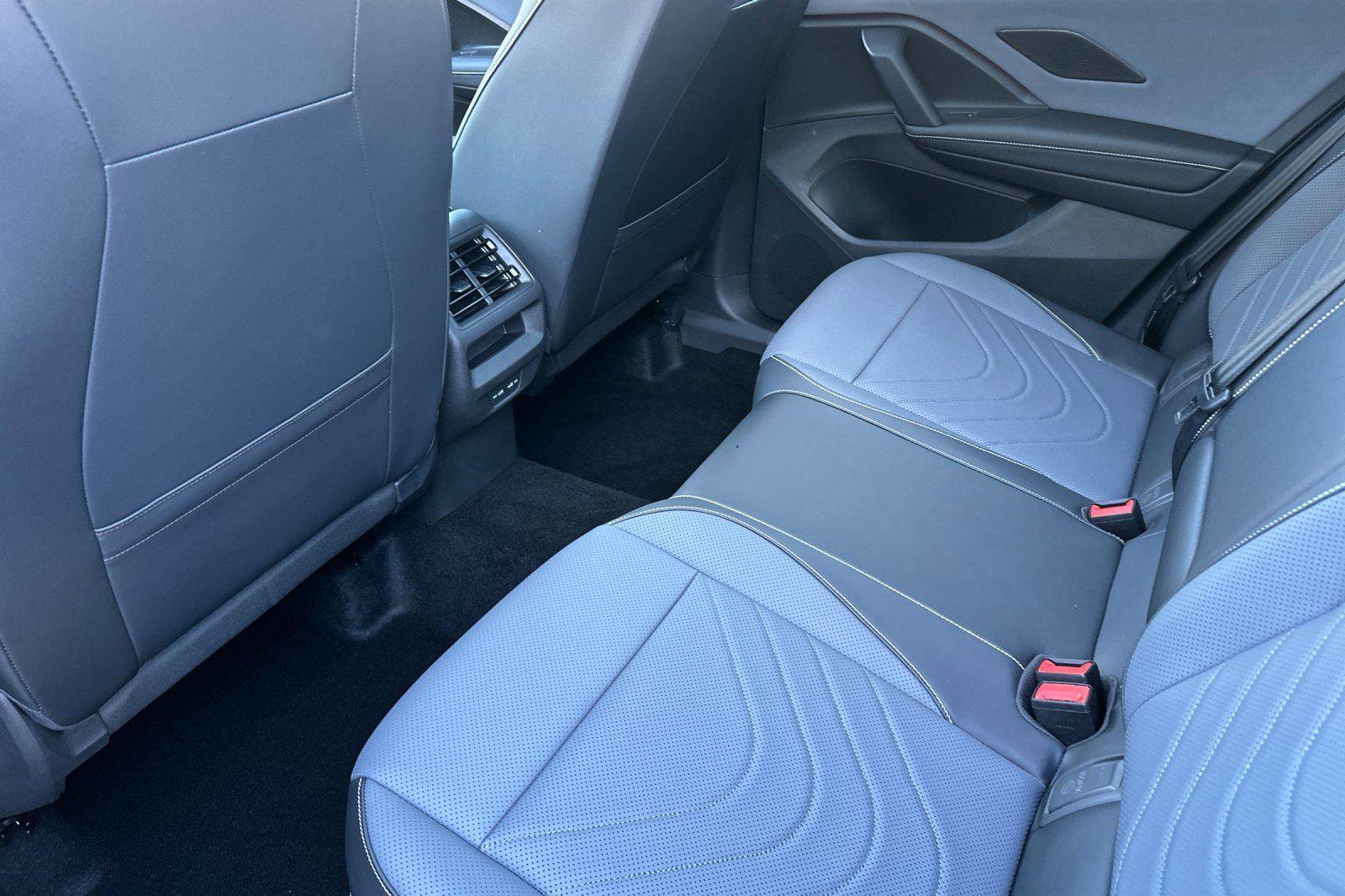 New 2026 Volkswagen Tiguan SE image 11