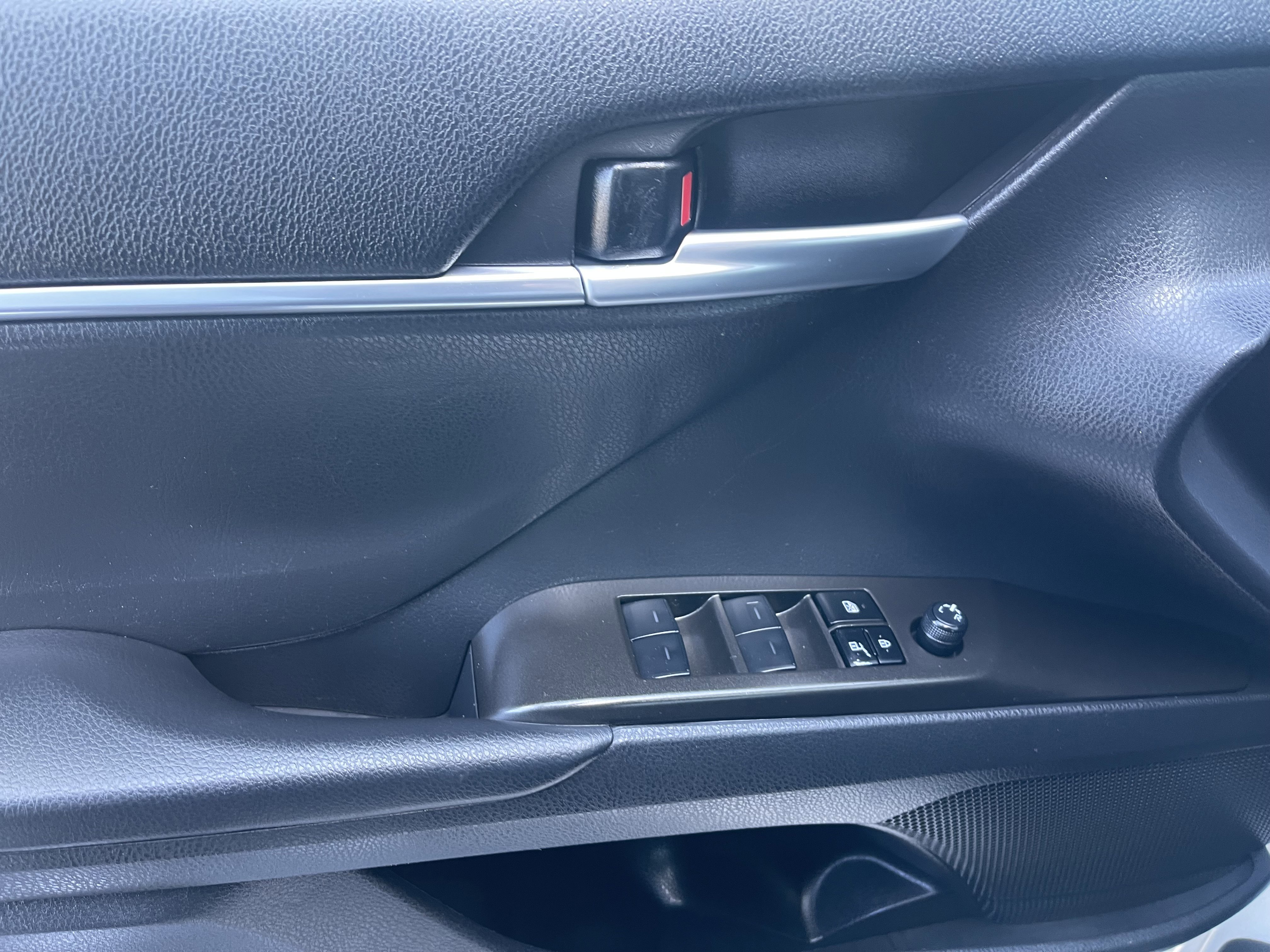 Used 2024 Toyota Camry LE FWD image 13