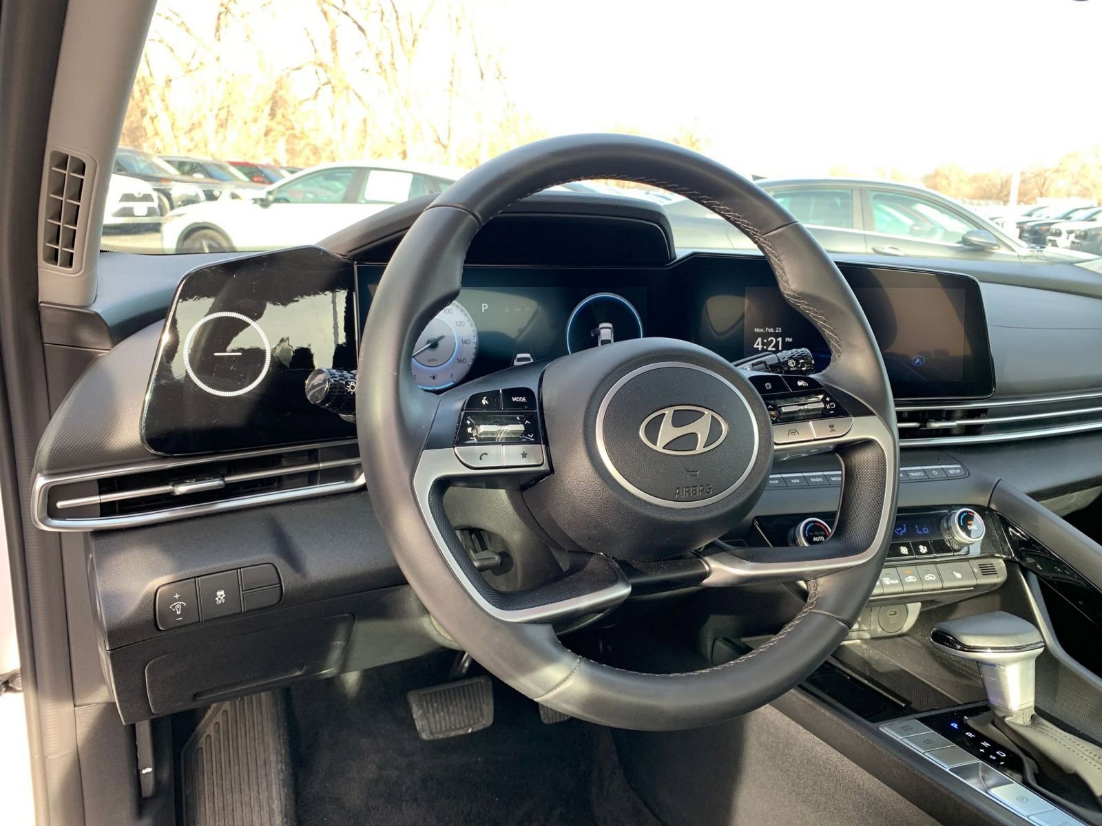 Used 2025 Hyundai Elantra Limited image 36