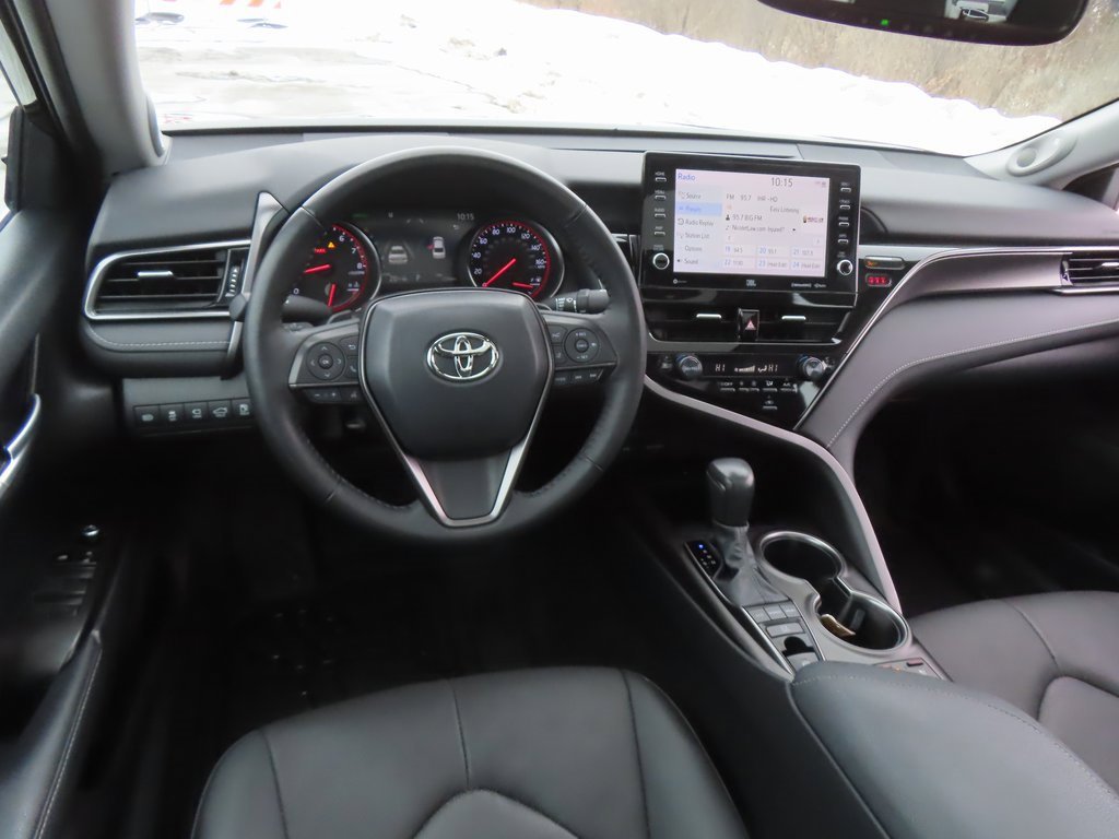 Used 2023 Toyota Camry XSE image 4