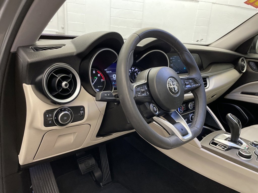 Used 2021 Alfa Romeo Stelvio Ti image 21