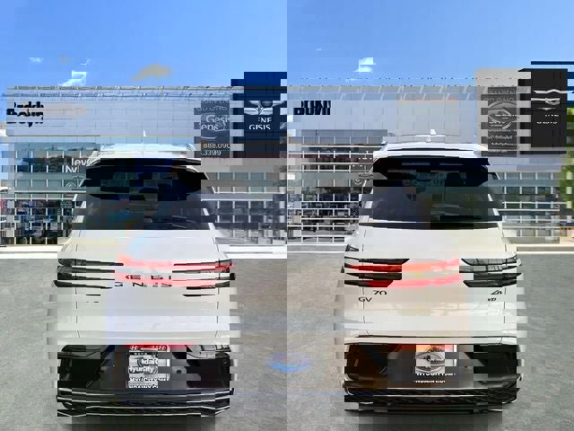 Used 2026 Genesis GV70 2.5T Advanced image 5