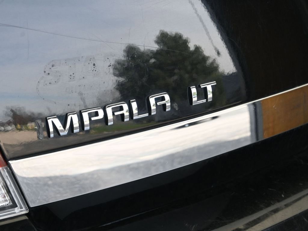 Used 2011 Chevrolet Impala LT w/ Luxury Edition Package FWD image 12