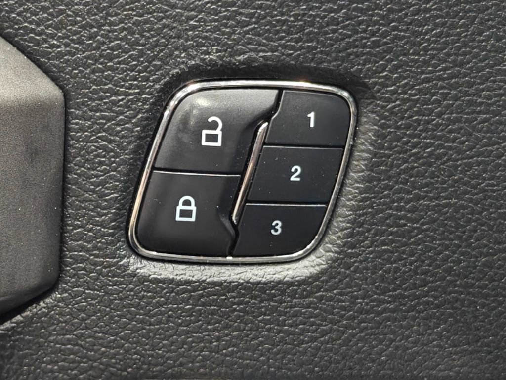 Used 2016 Ford F150 Platinum w/ Equipment Group 701A Luxury image 67