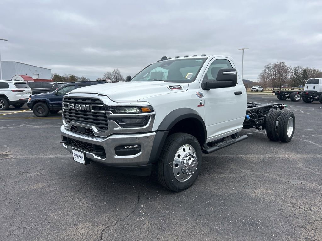 New 2026 RAM 5500 Tradesman AWD/4WD image 3