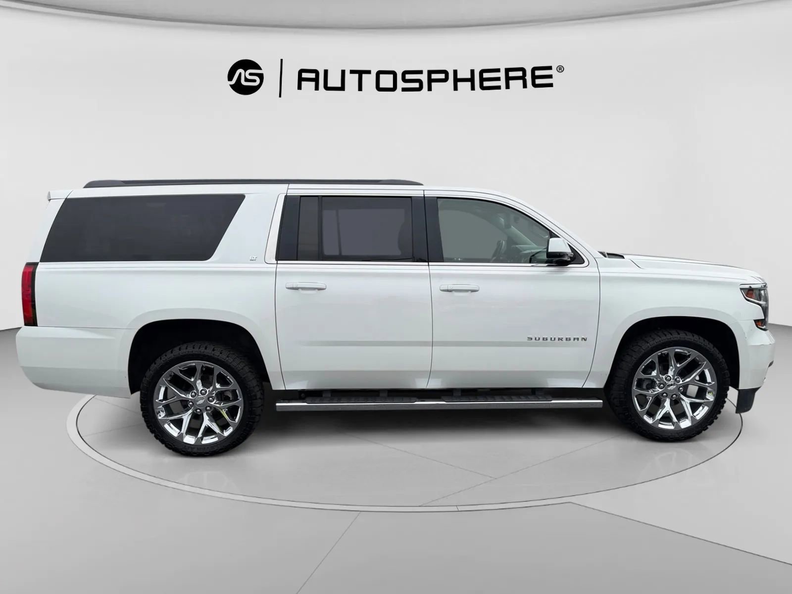 Used 2018 Chevrolet Suburban LT RWD image 11