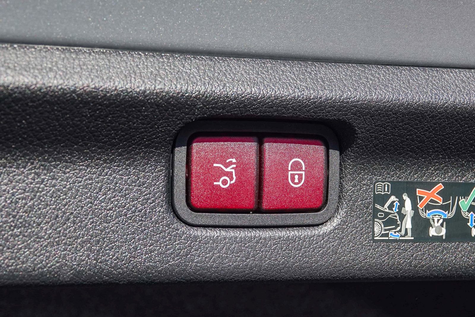 New 2024 Mercedes-Benz EQE 500 4MATIC Sedan image 25