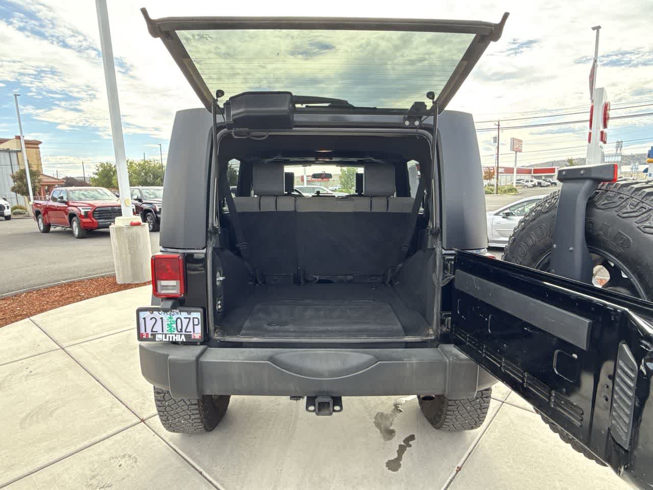 Used 2010 Jeep Wrangler Unlimited Sport AWD/4WD image 6