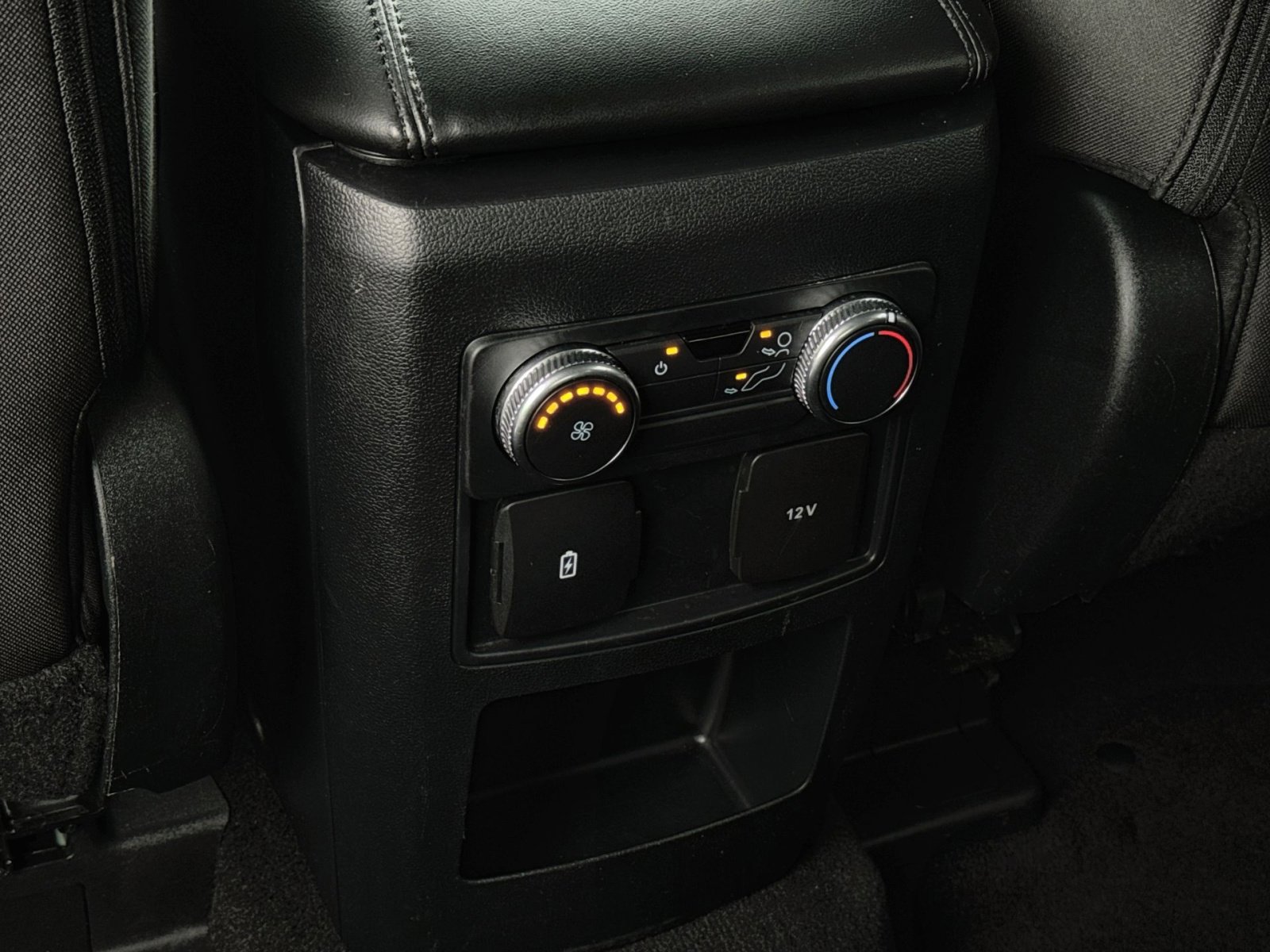 Used 2021 Ford Explorer XLT AWD/4WD image 23