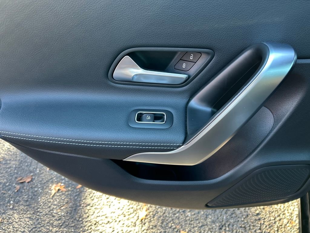 Used 2025 Mercedes-Benz CLA 250 4MATIC image 24