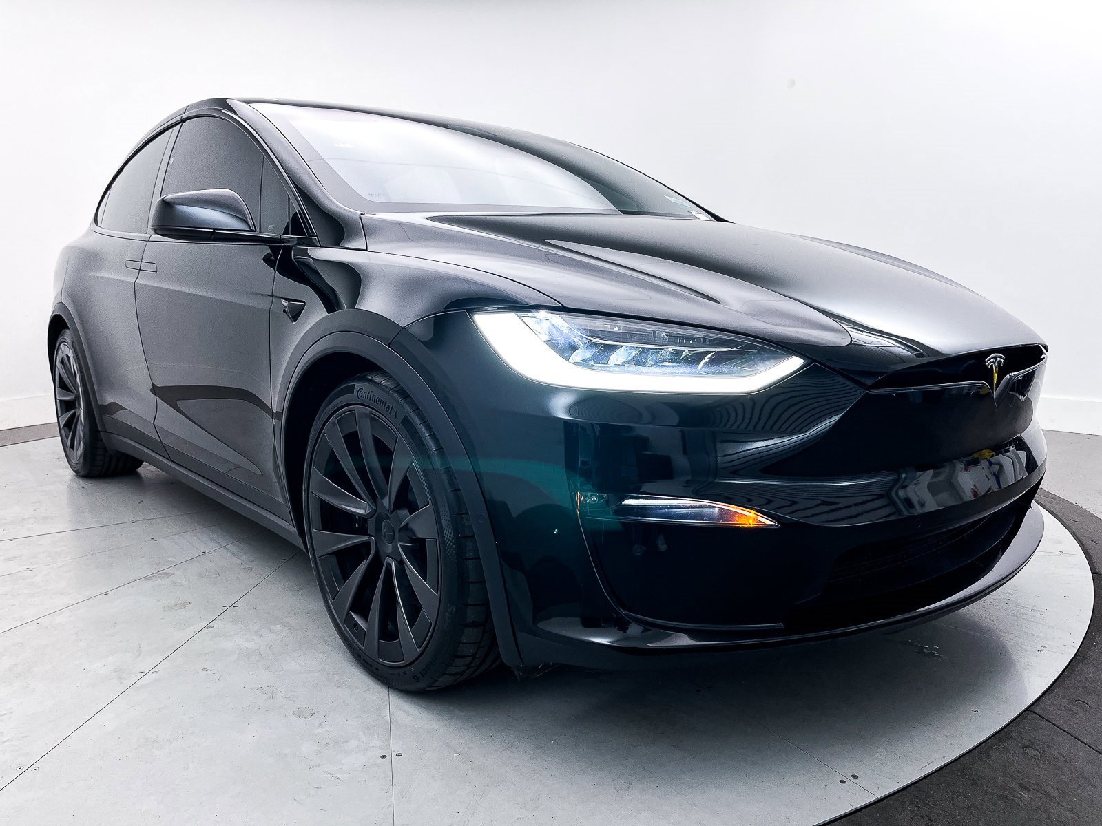Used 2022 Tesla Model X Plaid image 10