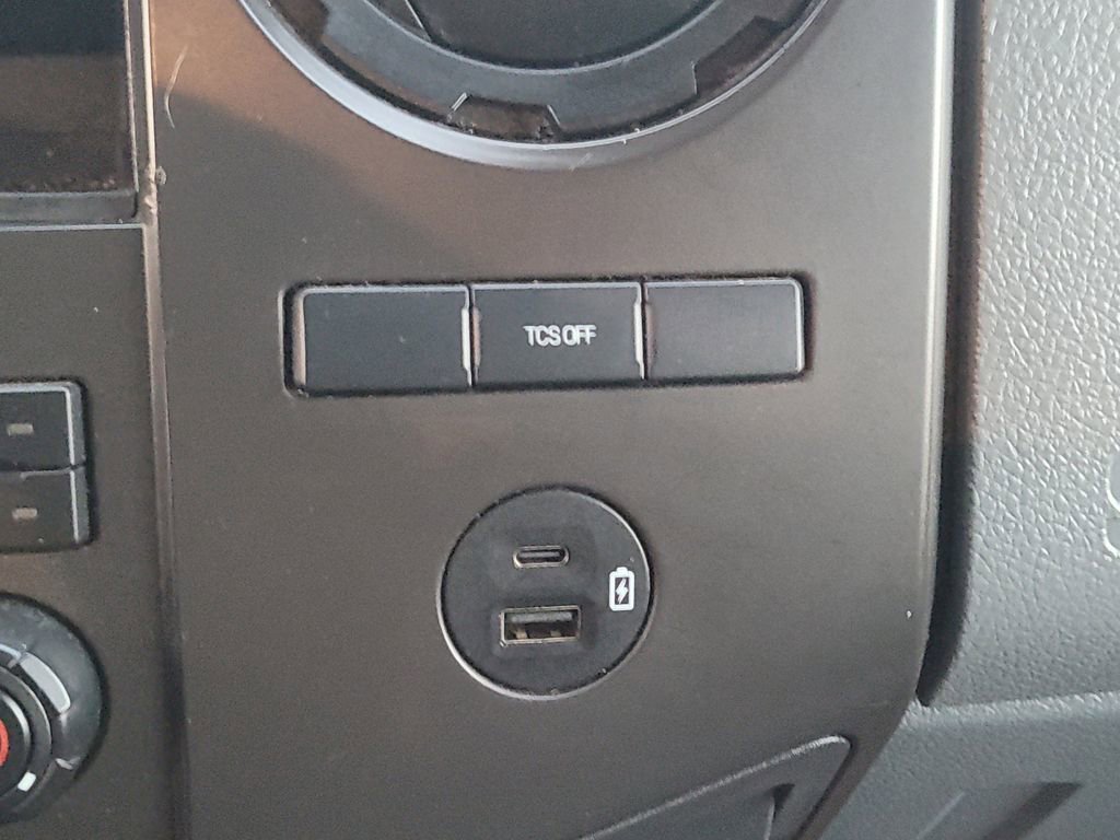 Used 2022 Ford F650 2WD Regular Cab Super Duty image 19