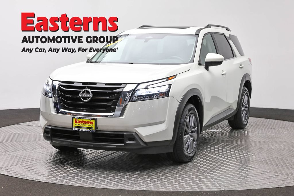 Used 2023 Nissan Pathfinder SV w/ SV Premium Package AWD/4WD image 1
