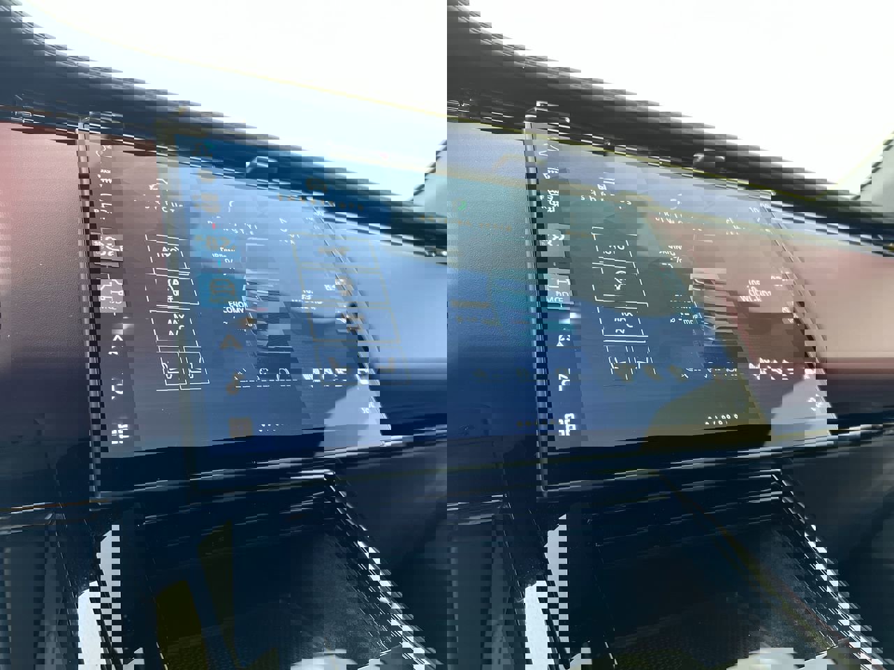 Used 2024 Land Rover Range Rover Sport Dynamic SE image 23