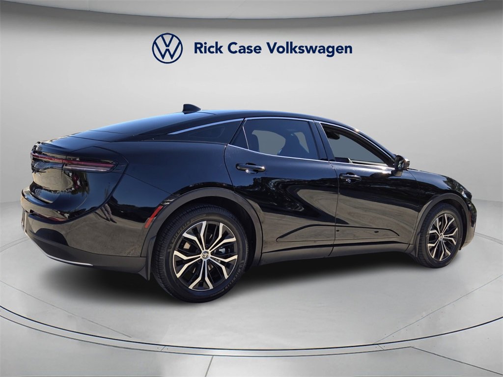 Used 2023 Toyota Crown XLE image 7