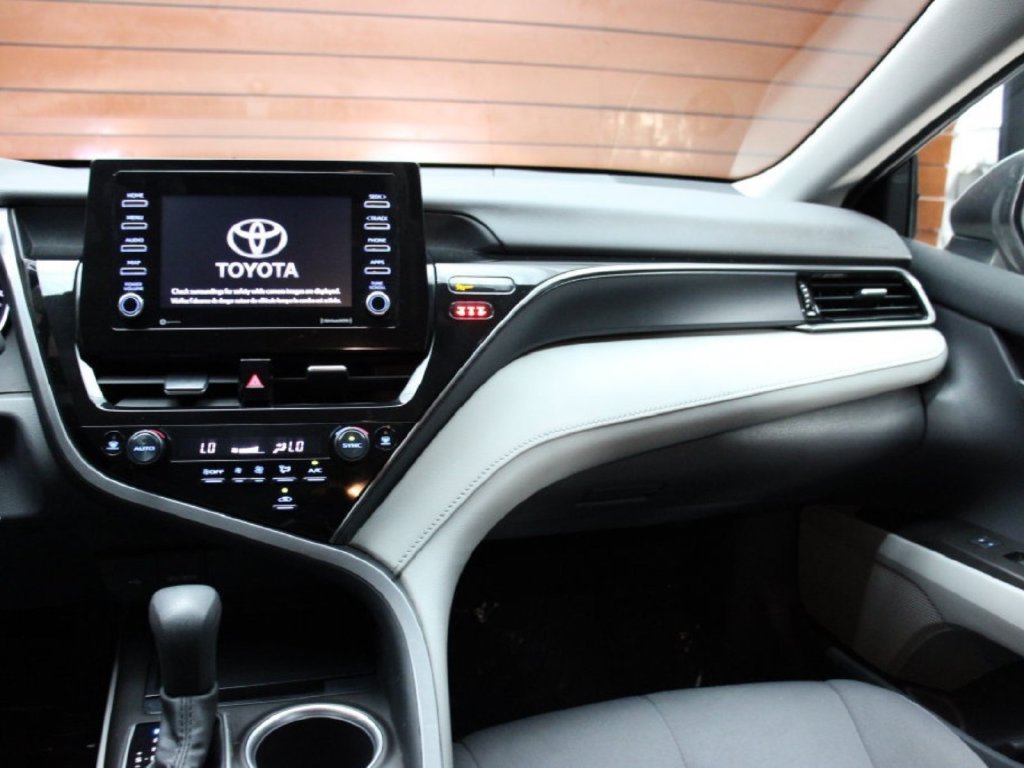 Used 2024 Toyota Camry LE FWD image 10
