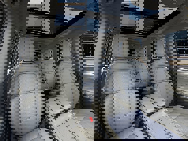 New 2026 Lincoln Navigator Reserve w/ Jet Appearance Package image 10