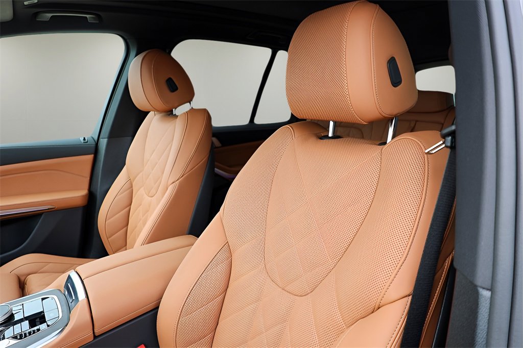 Used 2026 BMW X5 xDrive40i w/ M Sport Package image 10