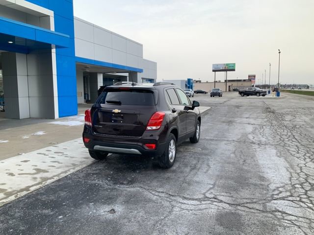 Used 2022 Chevrolet Trax LT w/ LT Convenience Package image 7
