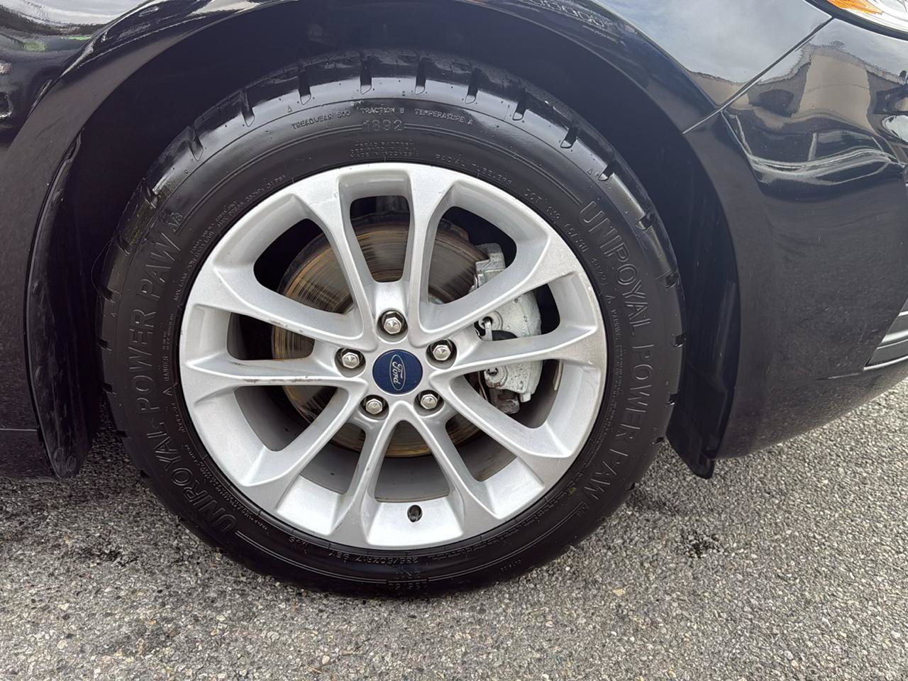 Used 2020 Ford Fusion SE FWD image 25