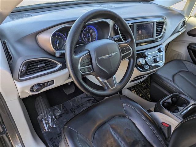 Used 2020 Chrysler Voyager Lxi image 10