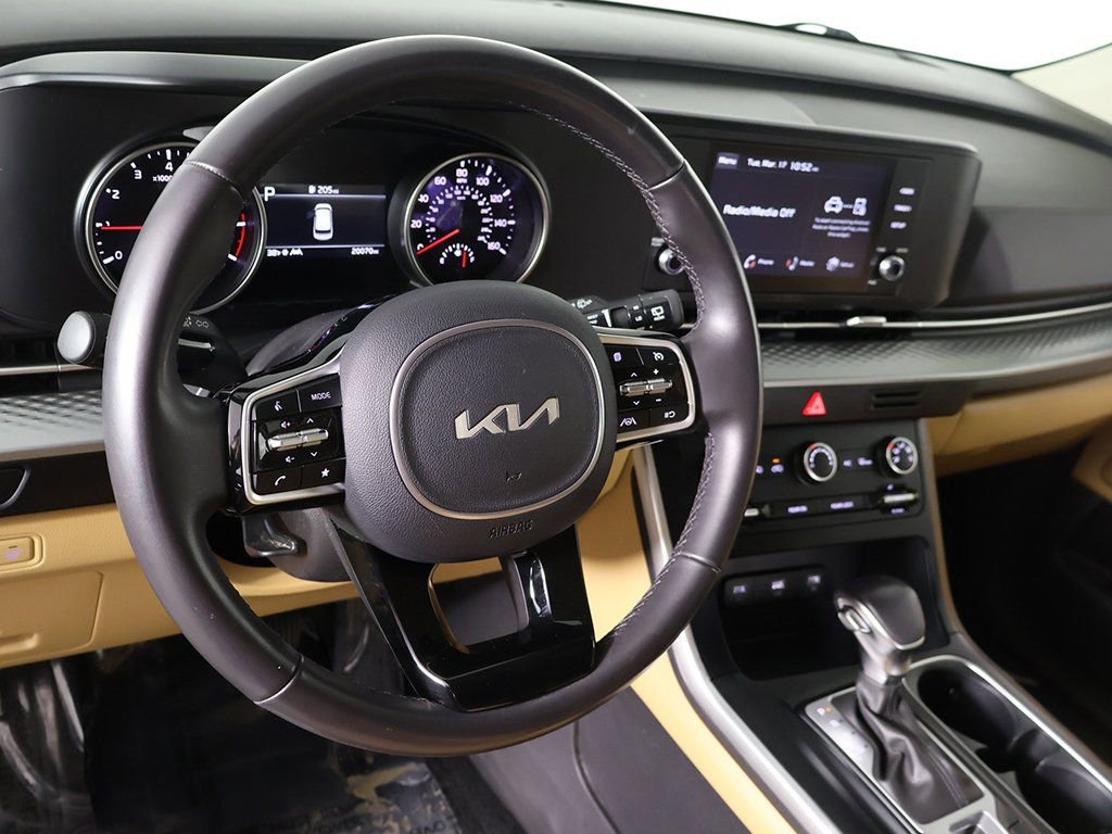 Used 2024 Kia Carnival LX image 22